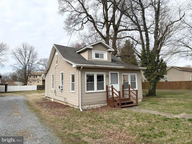 8224 FORT SMALLWOOD RD, Baltimore, MD 21226