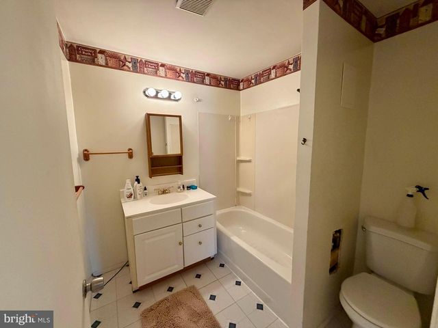 8224 FORT SMALLWOOD RD, Baltimore, MD 21226