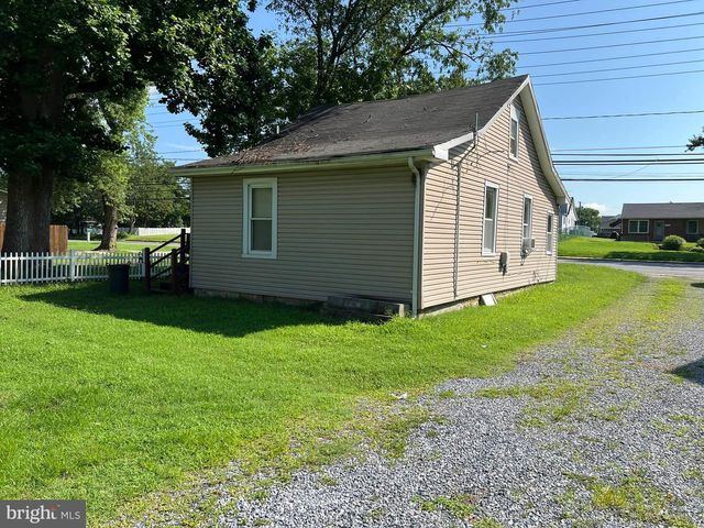 8224 FORT SMALLWOOD RD, Baltimore, MD 21226