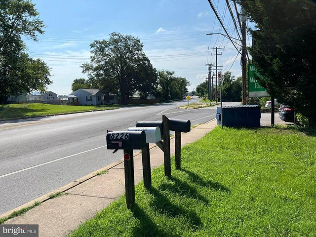 8224 FORT SMALLWOOD RD, Baltimore, MD 21226