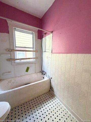 13524 Faust Avenue, Detroit, MI 48223