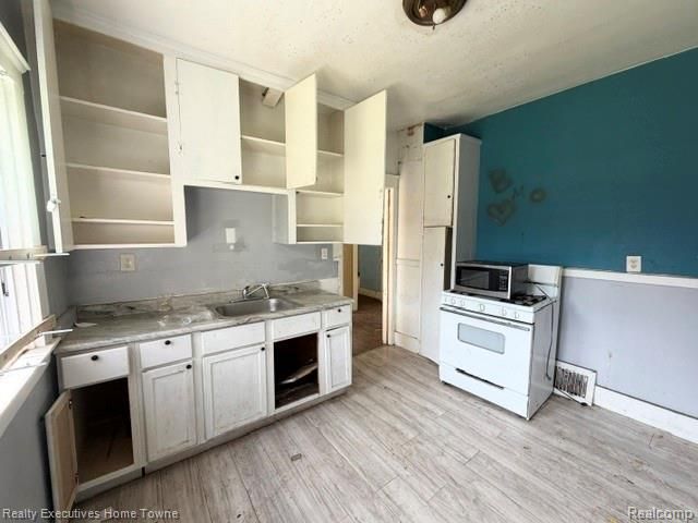 13524 Faust Avenue, Detroit, MI 48223