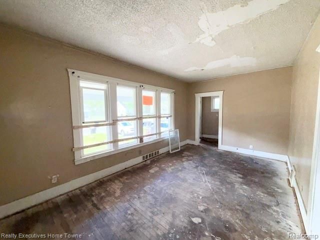 13524 Faust Avenue, Detroit, MI 48223