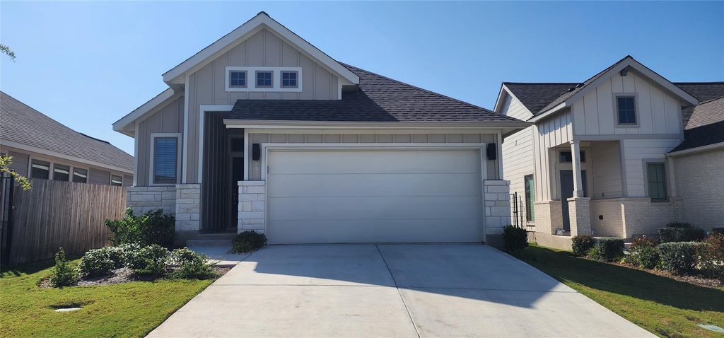 657 Los Olives LN, Liberty Hill, TX 78641
