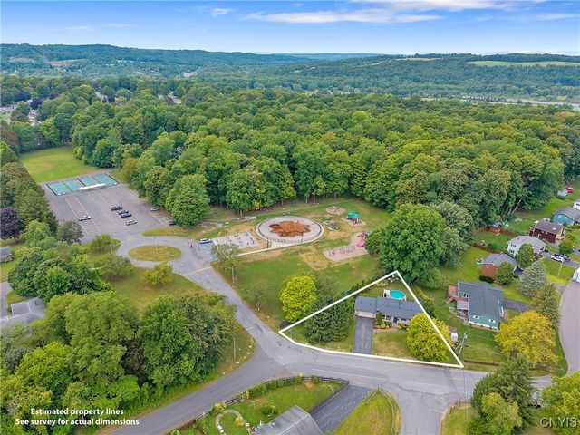 208 Fox Drive, Camillus, NY 13031