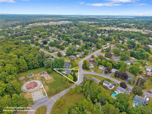 208 Fox Drive, Camillus, NY 13031