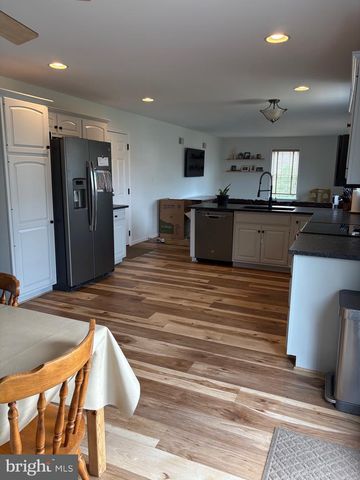 152 TWIN CREEKS DR, Jonestown, PA 17038