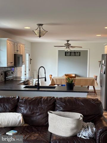 152 TWIN CREEKS DR, Jonestown, PA 17038