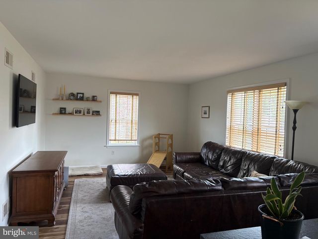 152 TWIN CREEKS DR, Jonestown, PA 17038