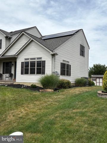 152 TWIN CREEKS DR, Jonestown, PA 17038