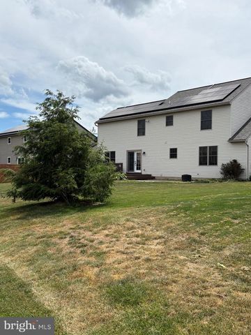152 TWIN CREEKS DR, Jonestown, PA 17038