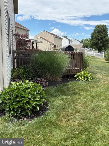152 TWIN CREEKS DR, Jonestown, PA 17038