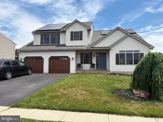 152 TWIN CREEKS DR, Jonestown, PA 17038