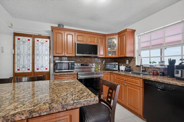 18977 NW 63rd Ct Circle, Miami Gardens, FL 33015