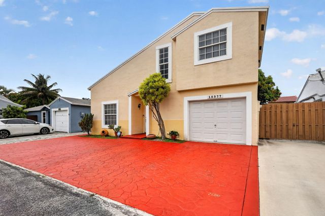 18977 NW 63rd Ct Circle, Miami Gardens, FL 33015