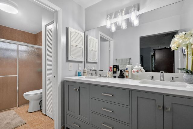 18977 NW 63rd Ct Circle, Miami Gardens, FL 33015