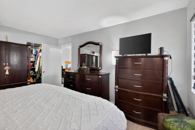 18977 NW 63rd Ct Circle, Miami Gardens, FL 33015