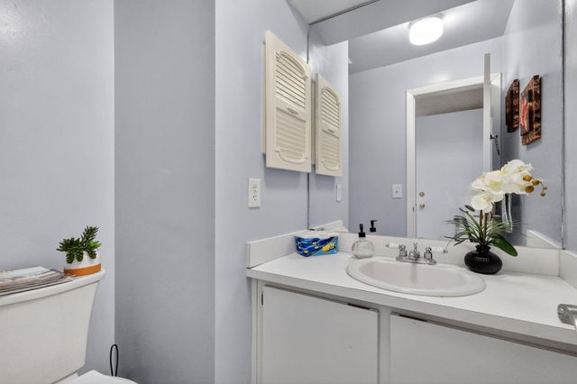 18977 NW 63rd Ct Circle, Miami Gardens, FL 33015