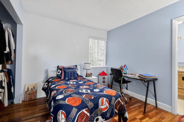 18977 NW 63rd Ct Circle, Miami Gardens, FL 33015