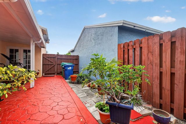 18977 NW 63rd Ct Circle, Miami Gardens, FL 33015