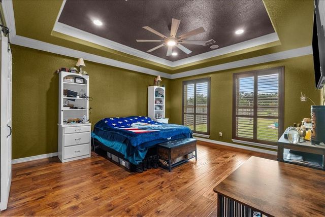 704 Heritage Oaks Drive, Angleton, TX 77515