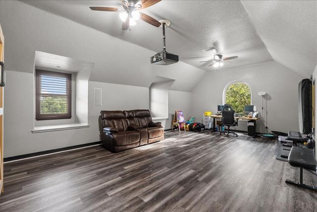 704 Heritage Oaks Drive, Angleton, TX 77515