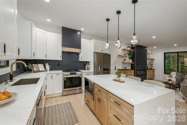 47 Scott Meadows Drive, Asheville, NC 28806