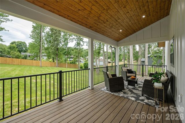 47 Scott Meadows Drive, Asheville, NC 28806