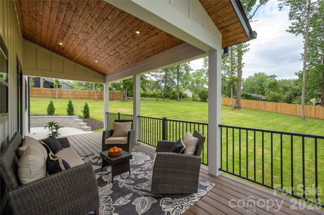 47 Scott Meadows Drive, Asheville, NC 28806
