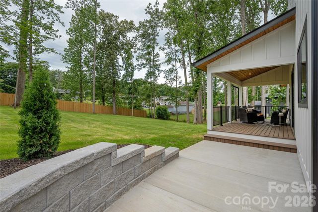 47 Scott Meadows Drive, Asheville, NC 28806