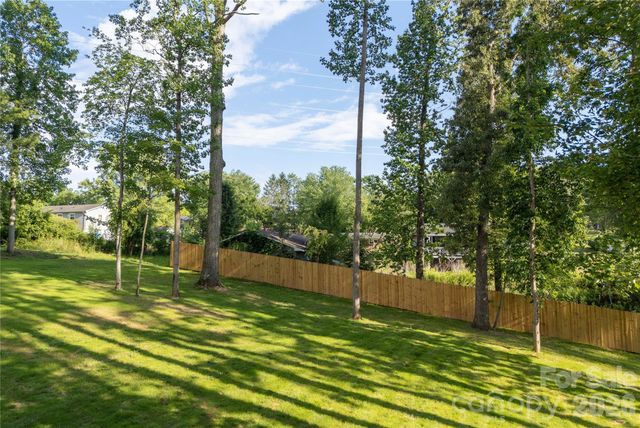 47 Scott Meadows Drive, Asheville, NC 28806