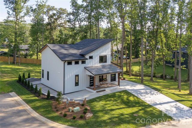 47 Scott Meadows Drive, Asheville, NC 28806