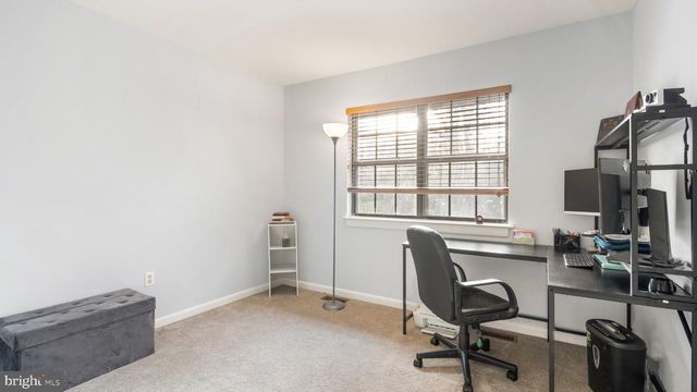 2017 HEADLANDS CIR, Reston, VA 20191