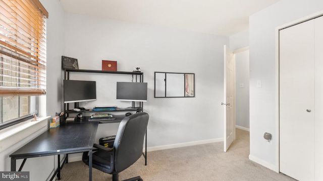 2017 HEADLANDS CIR, Reston, VA 20191