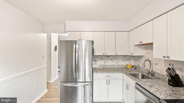 2017 HEADLANDS CIR, Reston, VA 20191