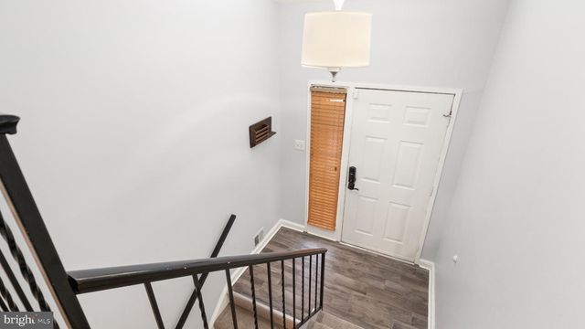 2017 HEADLANDS CIR, Reston, VA 20191