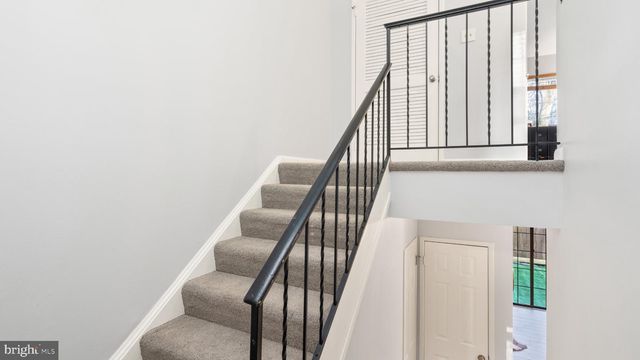 2017 HEADLANDS CIR, Reston, VA 20191