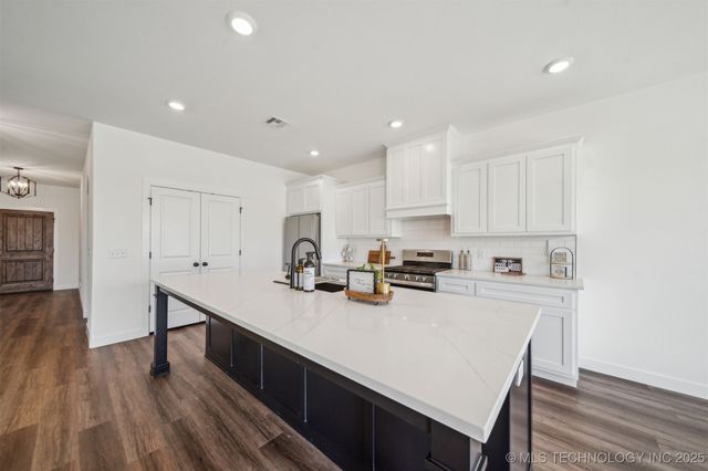 31950 E 62nd Street S, Broken Arrow, OK 74014