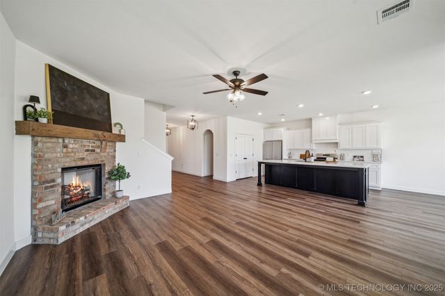 31950 E 62nd Street S, Broken Arrow, OK 74014