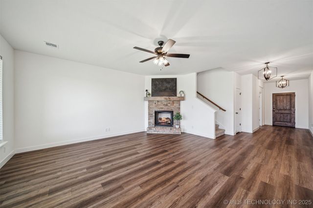 31950 E 62nd Street S, Broken Arrow, OK 74014