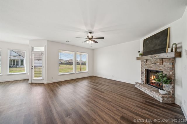 31950 E 62nd Street S, Broken Arrow, OK 74014