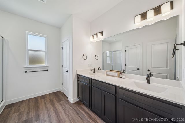 31950 E 62nd Street S, Broken Arrow, OK 74014