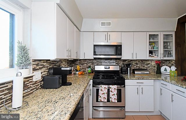 3568 GLOUCESTER LN, Philadelphia, PA 19114