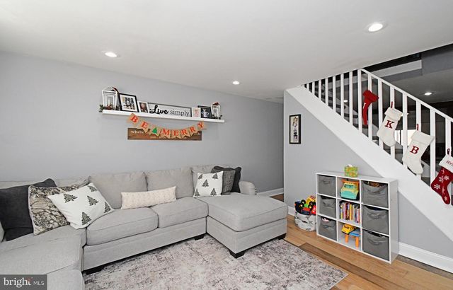 3568 GLOUCESTER LN, Philadelphia, PA 19114