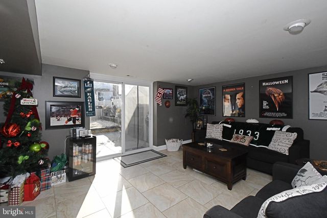 3568 GLOUCESTER LN, Philadelphia, PA 19114