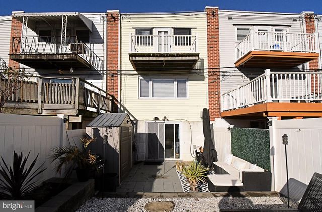 3568 GLOUCESTER LN, Philadelphia, PA 19114