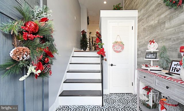 3568 GLOUCESTER LN, Philadelphia, PA 19114