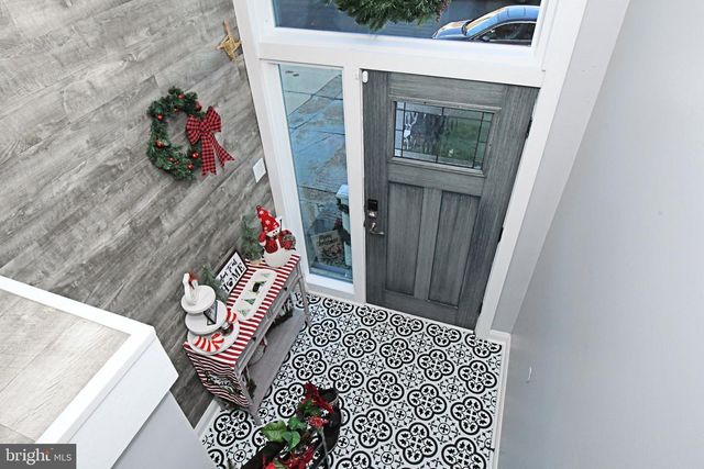 3568 GLOUCESTER LN, Philadelphia, PA 19114