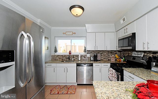 3568 GLOUCESTER LN, Philadelphia, PA 19114