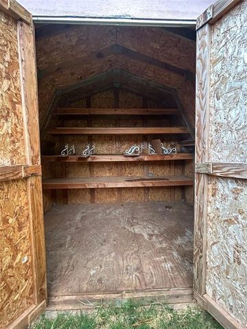 1708 W Modelle Avenue, Clinton, OK 73601